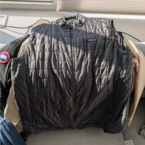 Patagonia Men's Dark Gray Quilted Puffer Vest